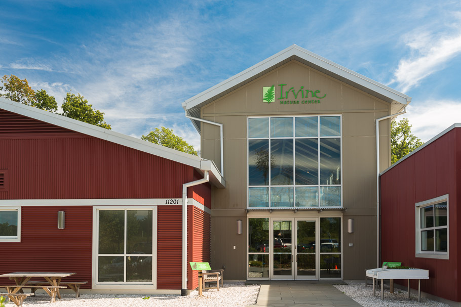 The main entrance of Irvine Nature Center